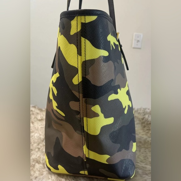 MICHAEL Michael Kors Jet Set Acid Yellow & Brown Camo Tote & Wallet BUNDLE EUC - Picture 5 of 15